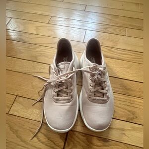 Reebok - Active Lite Sneakers - Pink & White Colorway